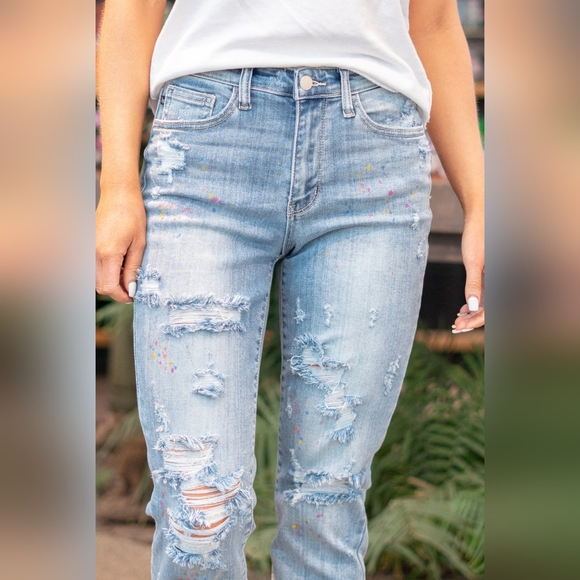 🥰 Sale Judy Blue Paint splatte jeans w/ shark bite raw hem lots of distressing - Picture 3 of 4